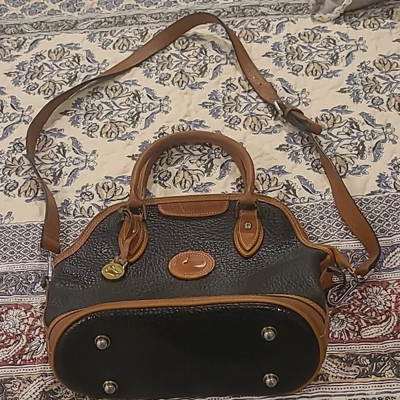 Vintage Rare Dooney & Bourke All-Weather Leather Norfolk Purse - Picture 1 of 8